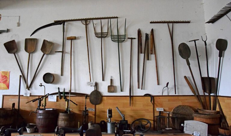 Ship Agriculture Tools Worldwide from India | Singh Xpress Courier